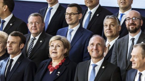 Brüsszel, 2019. március 22. A Miniszterelnöki Sajtóiroda által közreadott csoportképen Orbán Viktor miniszterelnök (k) az EU-csúcs második napján, Brüsszelben 2019. március 22-én. MTI/Miniszterelnöki Sajtóiroda/Szecsõdi Balázs