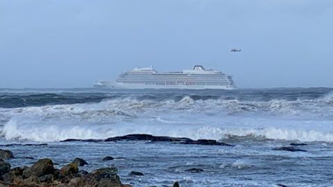 The cruise ship Viking Sky is pictured on March 23, 2019 near the west coast of Norway at Hustadvika near Romsdal. - Emergency services said on March 23, 2019 they were airlifting 1,300 passengers off a cruise ship off the Norwegian coast. The Viking Sky cruise ship sent an SOS message due to 