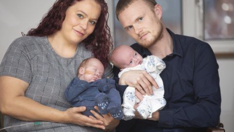 *** EXCLUSIVE *** MANCHESTER, UNITED KINGDOM - UNDATED: Vicky and Darren Green with twins (L-R) Presley and Paisley. AS Vicky Green cuddles her newborn twins - she can?t believe that she has made medical history. Amazingly Vicky?s twins were born nearly TWO weeks APART. Vicky gave birth first to twin Presley, who weighed a tiny 1Ib8 when she was just 26 weeks pregnant. She was still pregnant and her labour stopped, keeping his twin sister Paisley inside her womb. Finally she gave birth to Paisley 12 DAYS later. PHOTOGRAPH BY Worldwide Features / Barcroft Images