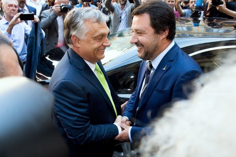 Milánó, 2018. augusztus 28. Matteo Salvini olasz belügyminiszter (j) fogadja Orbán Viktor miniszterelnököt a milánói városházán 2018. augusztus 28-án. MTI Fotó: Koszticsák Szilárd