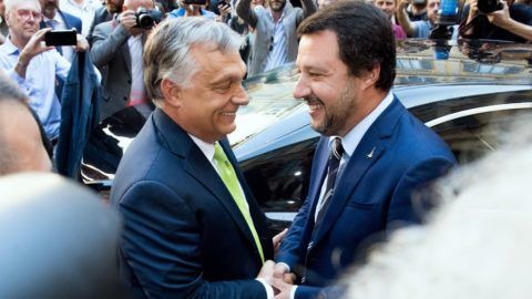 Milánó, 2018. augusztus 28. Matteo Salvini olasz belügyminiszter (j) fogadja Orbán Viktor miniszterelnököt a milánói városházán 2018. augusztus 28-án. MTI Fotó: Koszticsák Szilárd