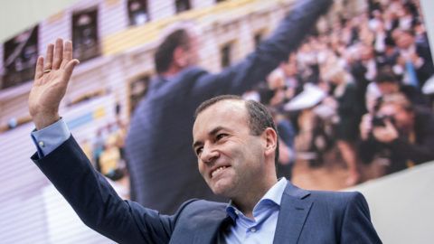 Bécs, 2019. május 4. Manfred Weber, az Európai Néppárt európai parlamenti frakcióvezetõje és csúcsjelöltje az európai parlamenti választásokra az Osztrák Néppárt (ÖVP) bécsi kampánynyitó gyûlésén 2019. május 4-én. MTI/EPA/Christian Bruna