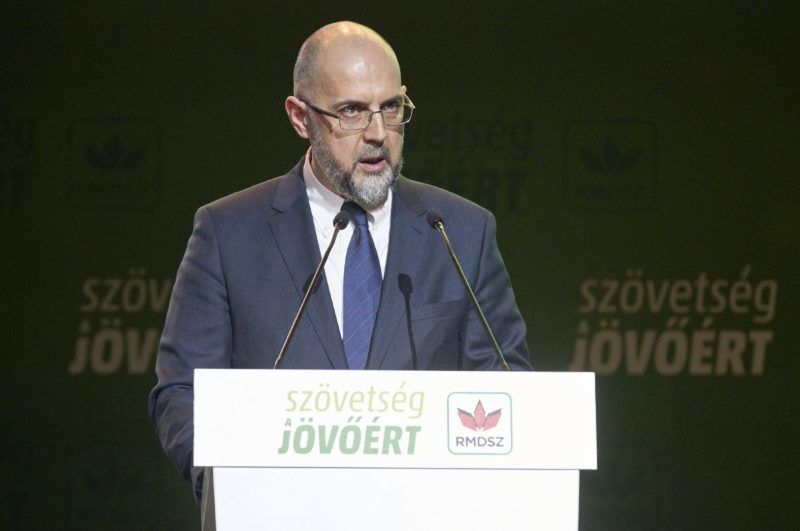 Kolozsvár, 2019. február 23. Kelemen Hunor, a Romániai Magyar Demokrata Szövetség (RMDSZ) elnöke beszél a párt kolozsvári kongresszusán 2019. február 23-án. A küldöttek újraválasztották Kelemen Hunort a szövetség elnökévé. MTI/Biró István