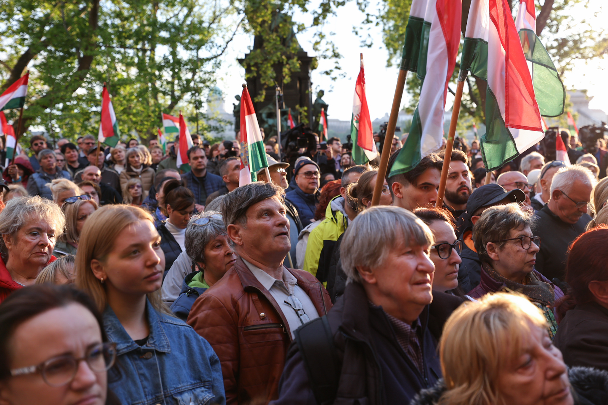A Mandiner szerint sikertelen volt Magyar Péter tüntetése, csak néhány százan voltak rajta
