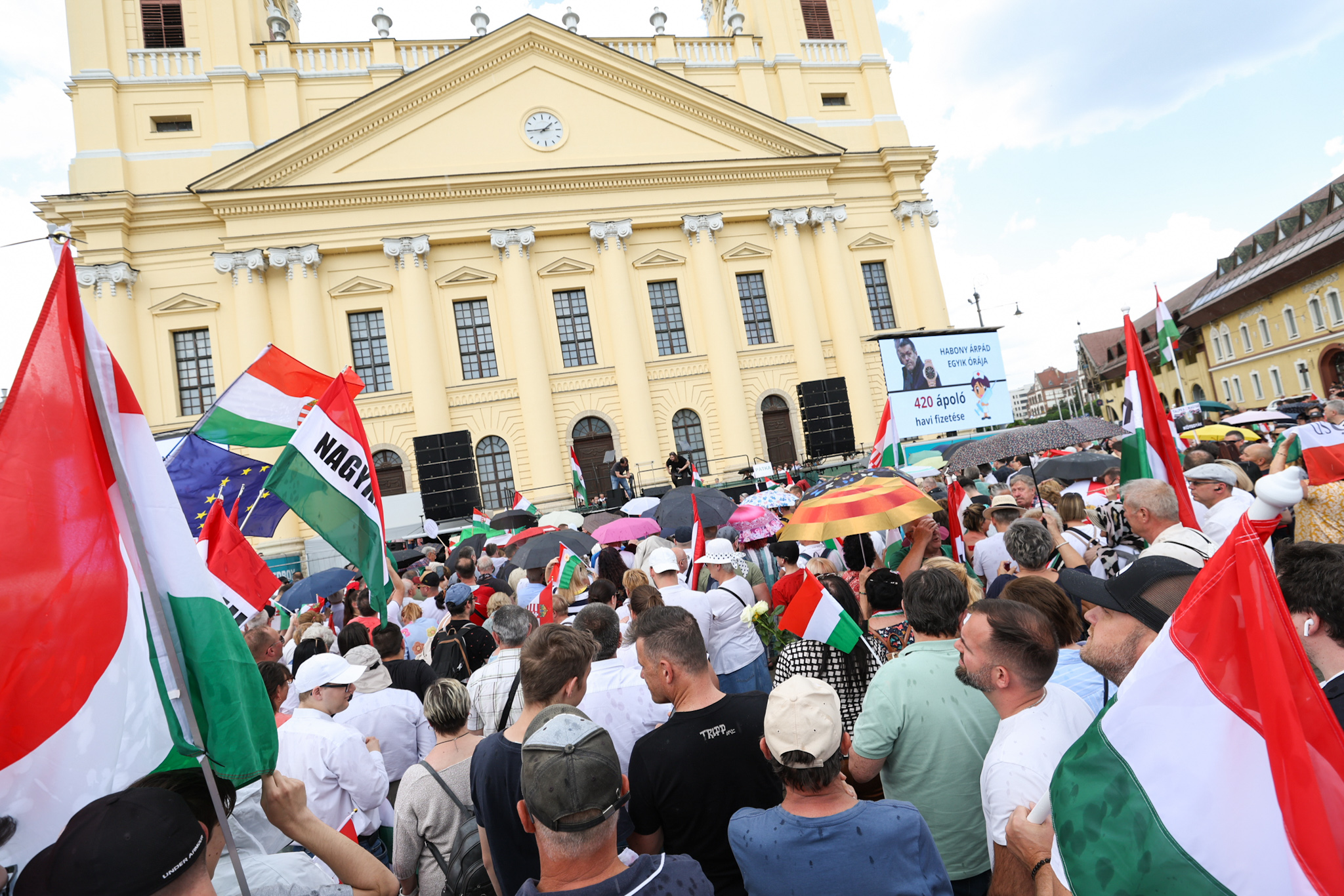 Itt lehet élőben követni Magyar Péter debreceni demonstrációját