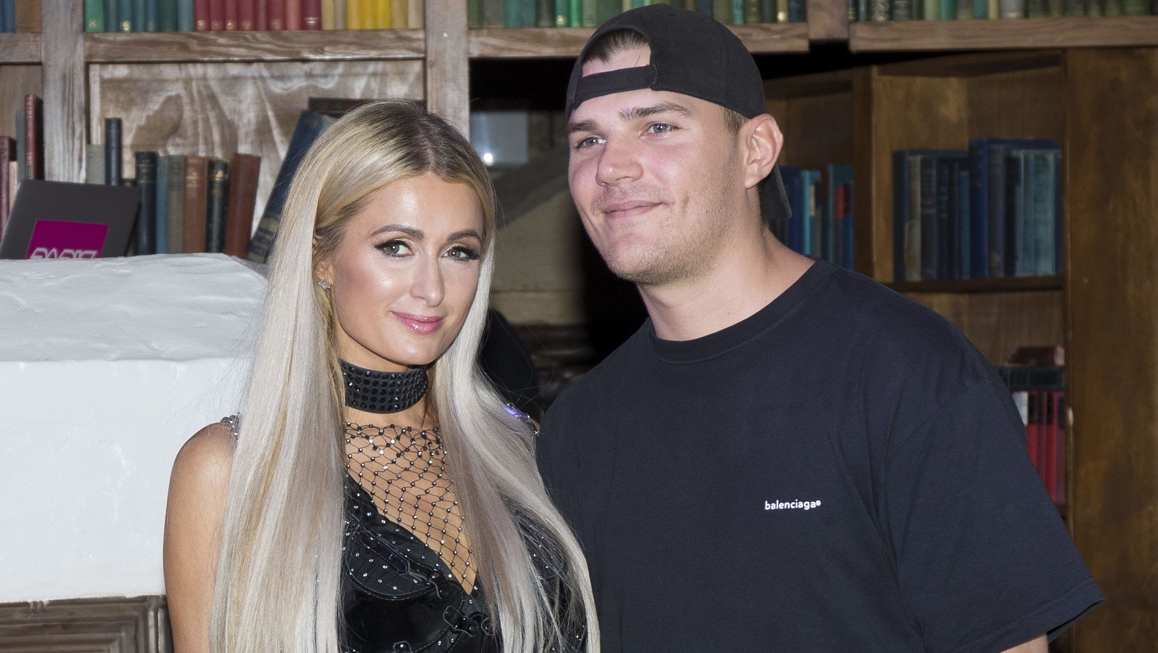 Paris Hilton jelenleg túl elfoglalt ahhoz, hogy hozzámenjen vőlegényéhez