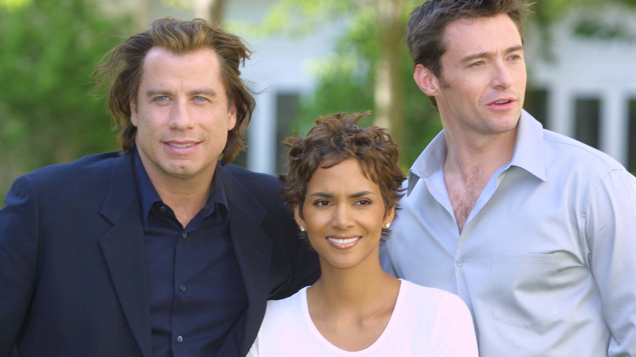 17 évvel ezelőtt készült fotón pózol együtt Halle Berry, John Travolta és Hugn Jackman