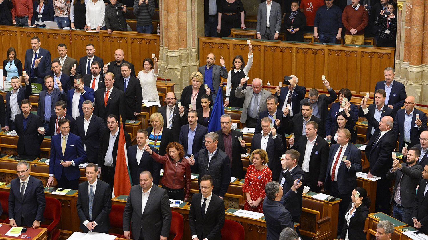 Törvényt szegett a parlament vagy a botrány ellenére minden rendben volt?