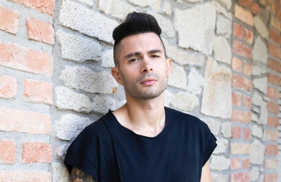 ByeAlex nagyon éhes volt, a pincér is meglepődött a rendelésén