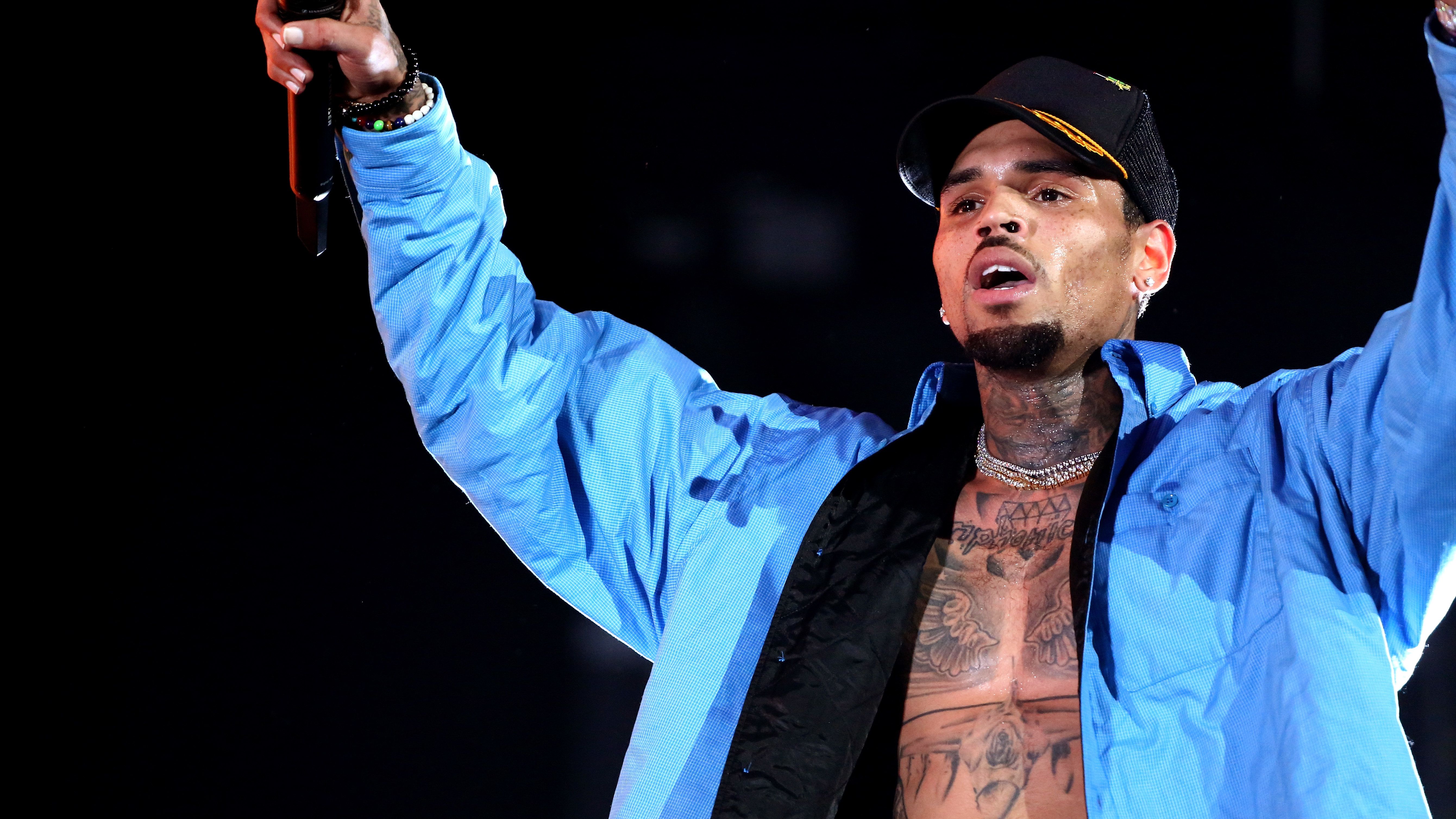 A nemi erőszakkal vádolt Chris Brown elmúlt tíz évéből krimisorozatot lehetne forgatni