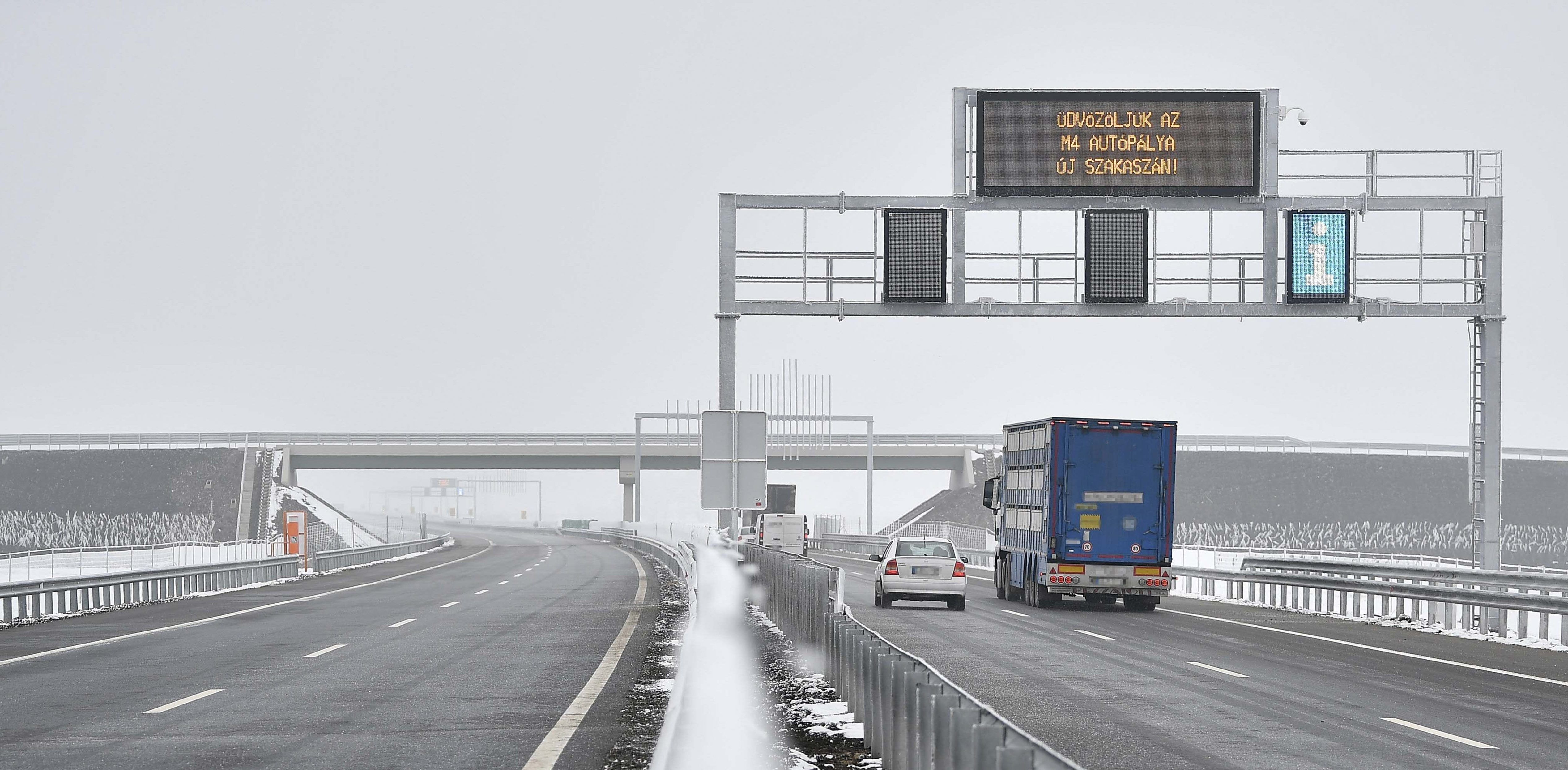 Péntektől bírságolnak a tavalyi autópálya matrica miatt