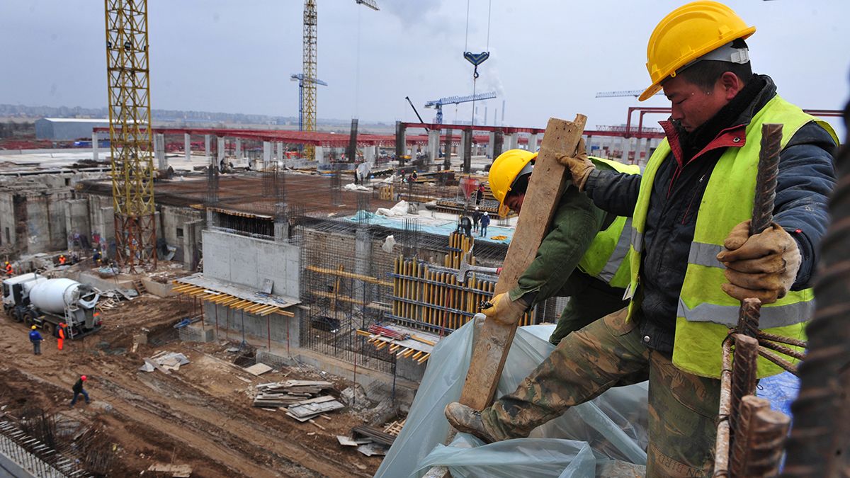 Virágzik az ázsiai vendégmunkásbiznisz, a közvetítők már felosztották a piacot