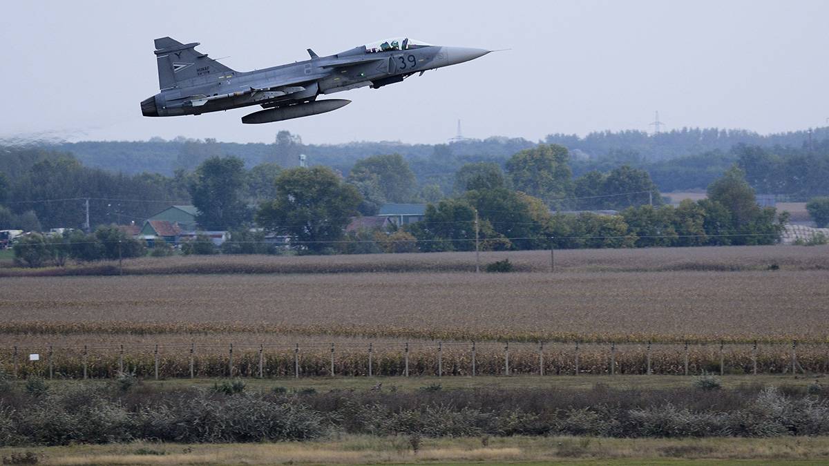 Most először dobott bombát Gripen a magyar légtérben.