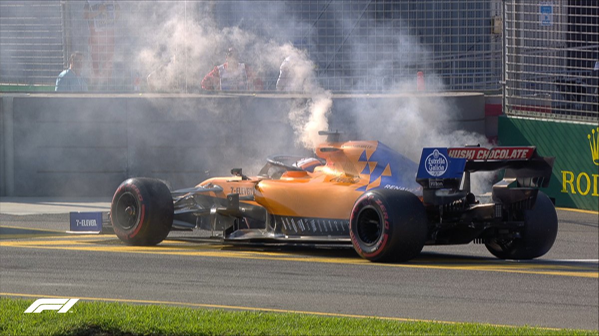 Kigyulladt a McLaren autója a szezonnyitó futamon