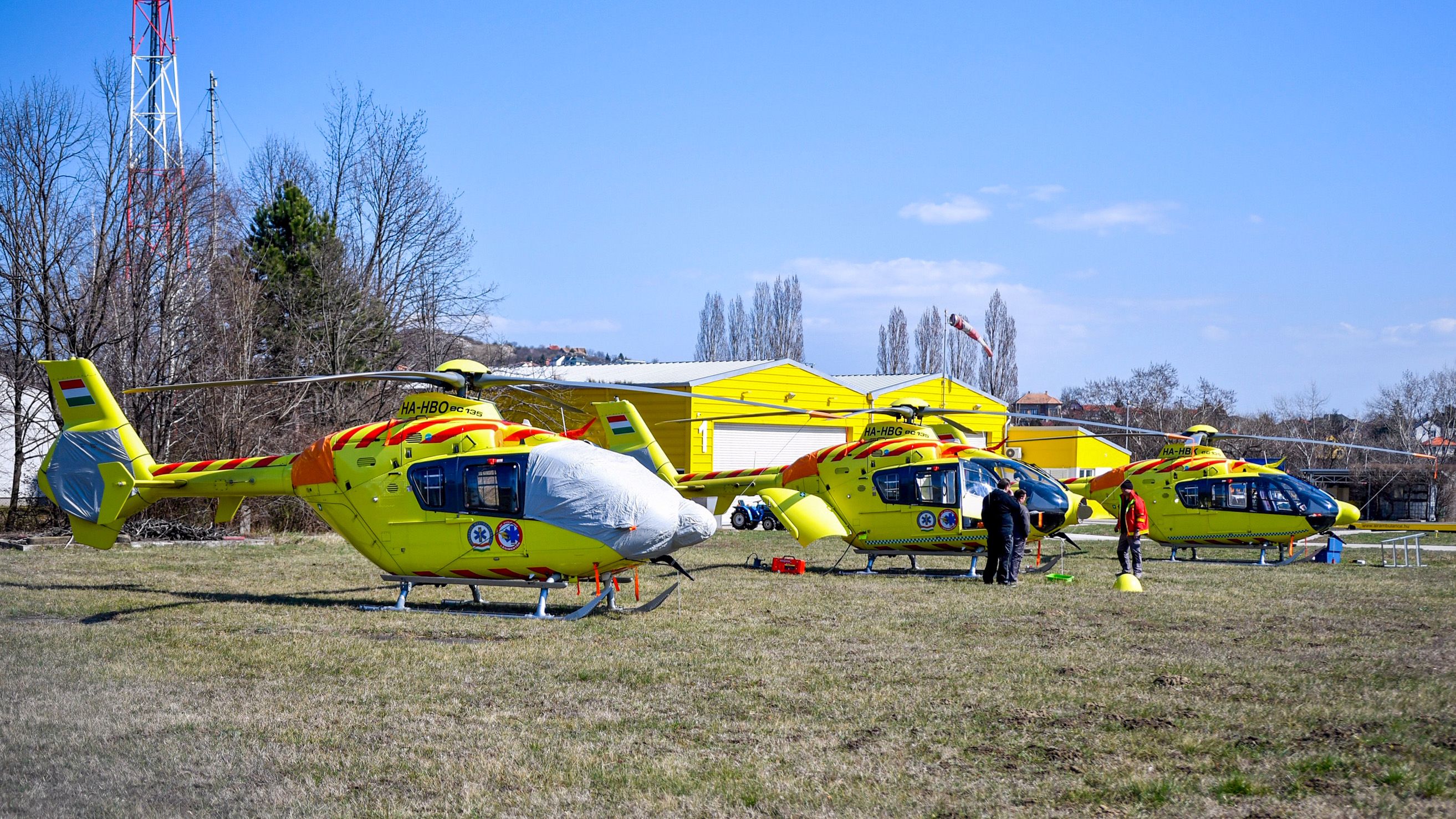 Megérkeztek Norvégiából a mentőhelikopterek