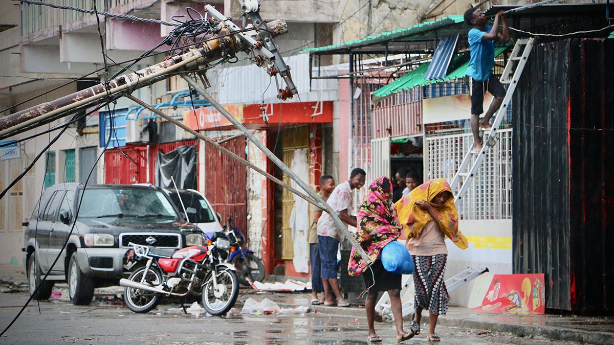 Idai ciklon: repülő fémlemezek fejezték le az embereket
