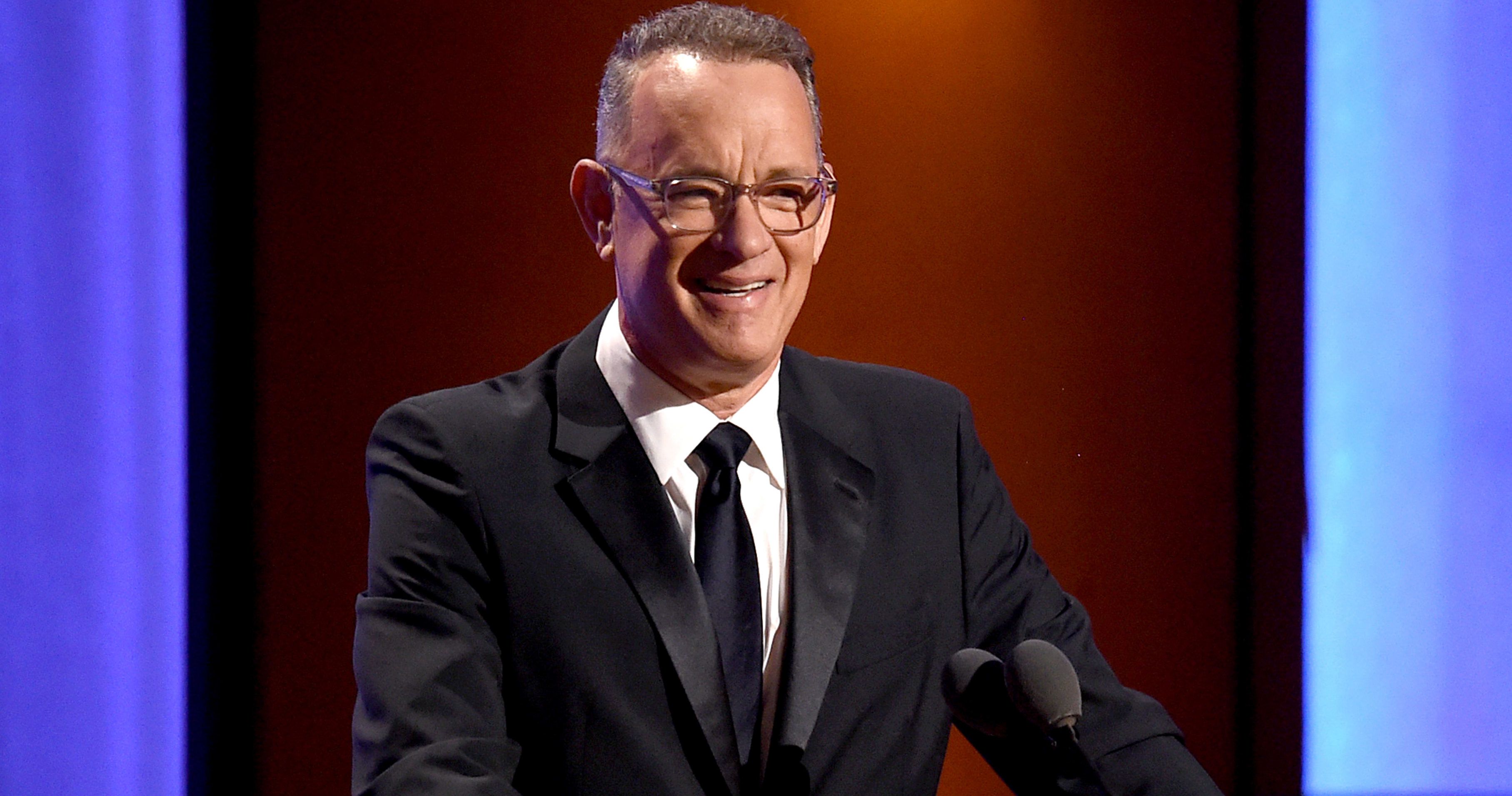 Tom Hanks egy étteremben csak úgy szülinapi dalt énekelt egy nőnek