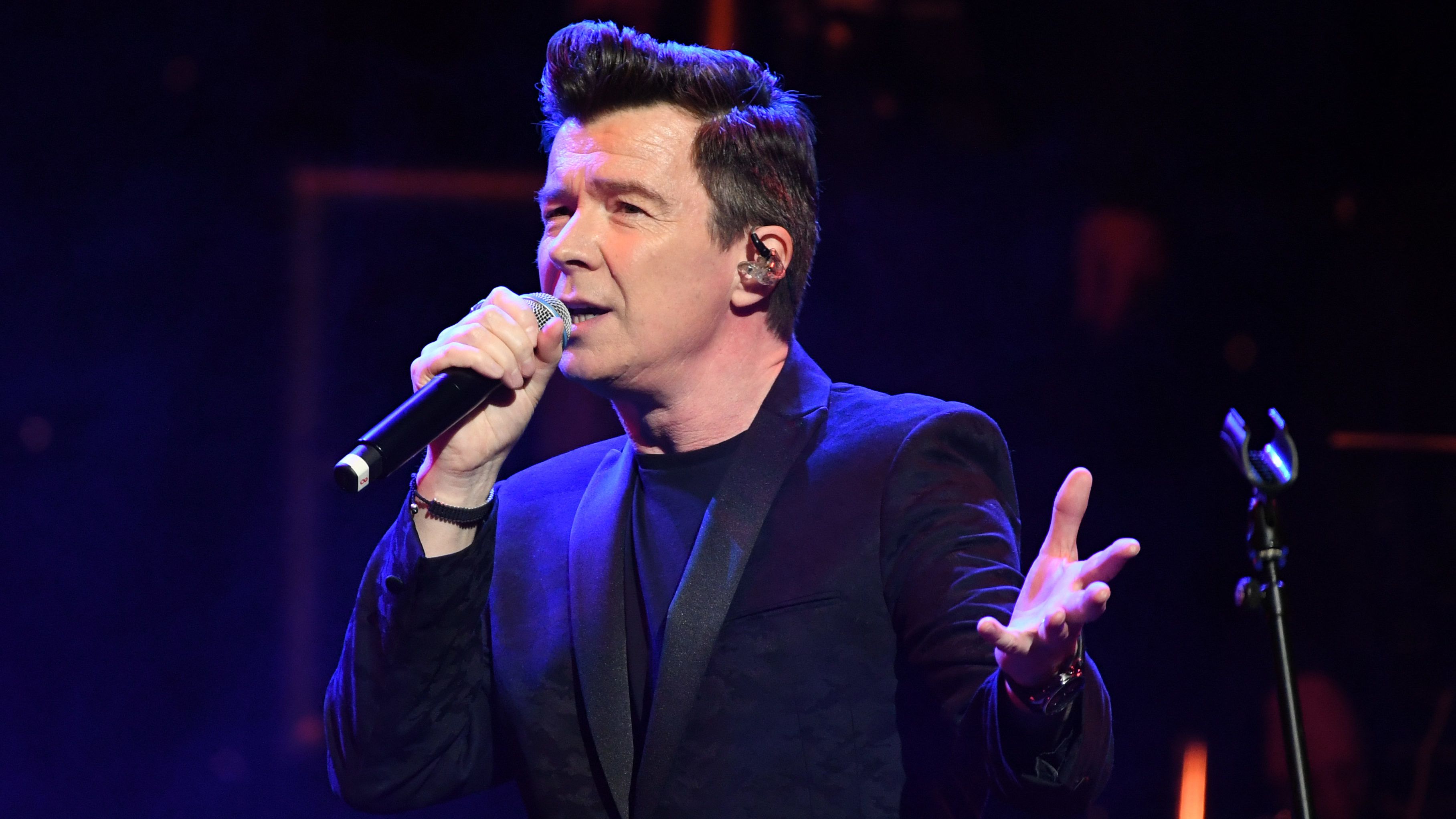 Rick Astley és a Jacksons is fellép Paloznakon