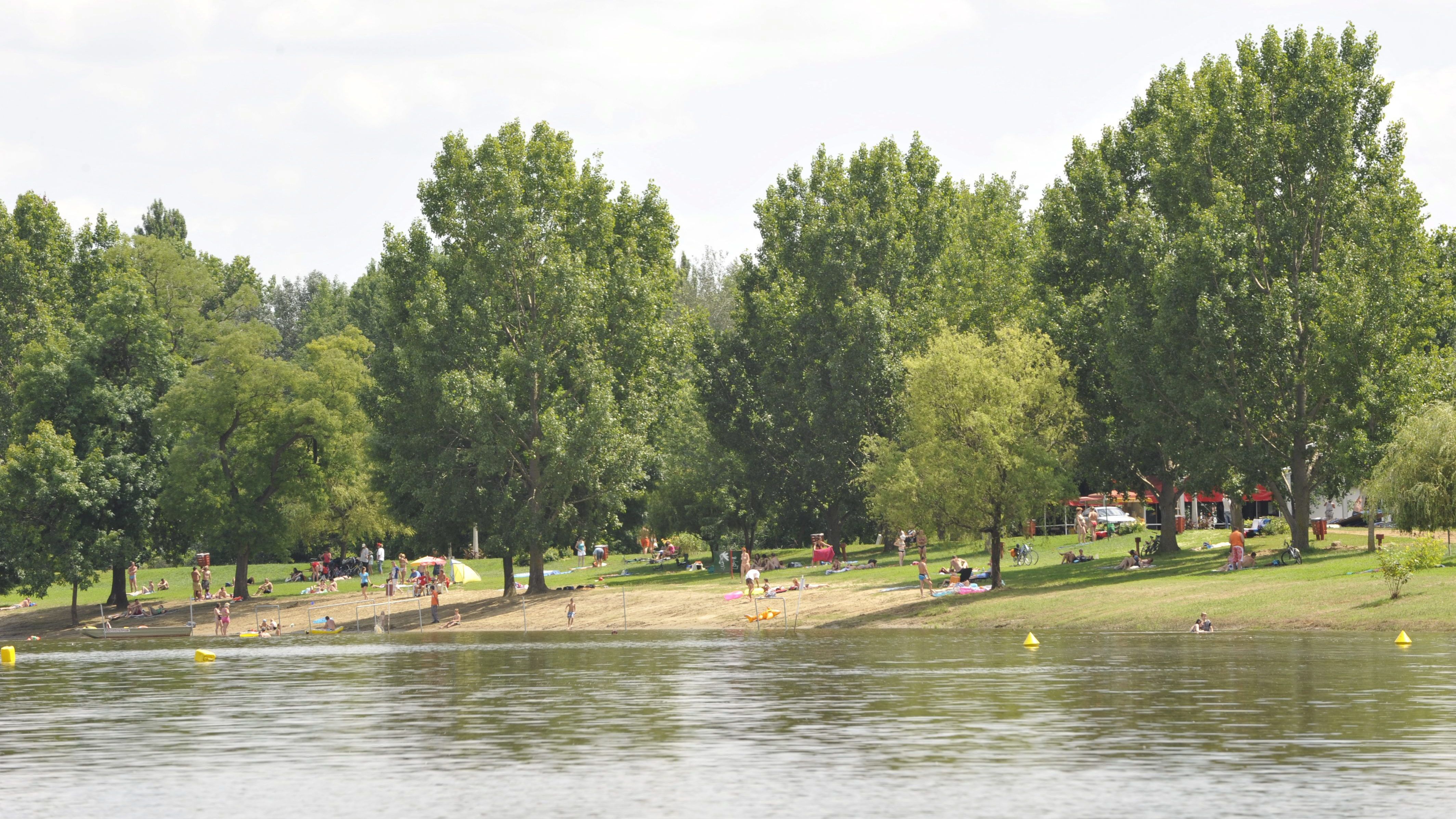 700 millió forintot adnak a Tisza-tavi strandokra