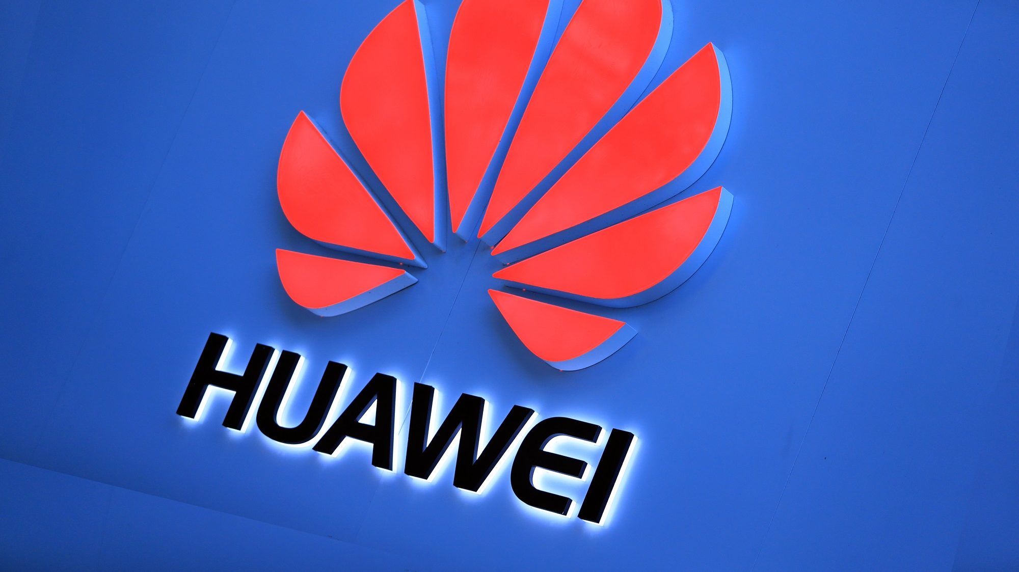 Az Európai Bizottság nem kezdeményezte a Huawei kizárását
