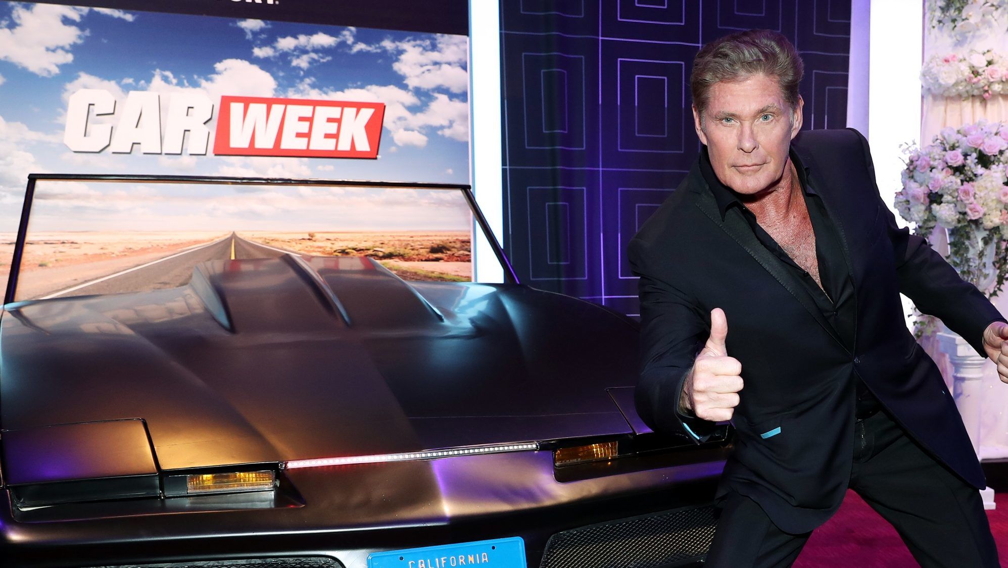 Így pózol K.I.T.T.-tel a 66 éves David Hasselhoff