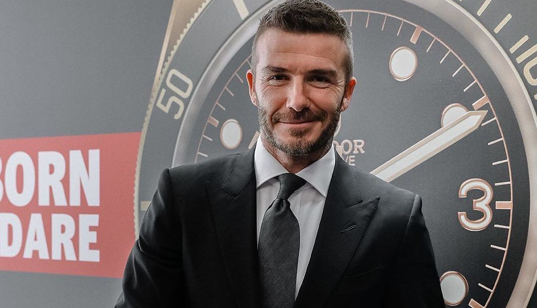 David Beckham a fülére tetováltatott, méghozzá egy szívet