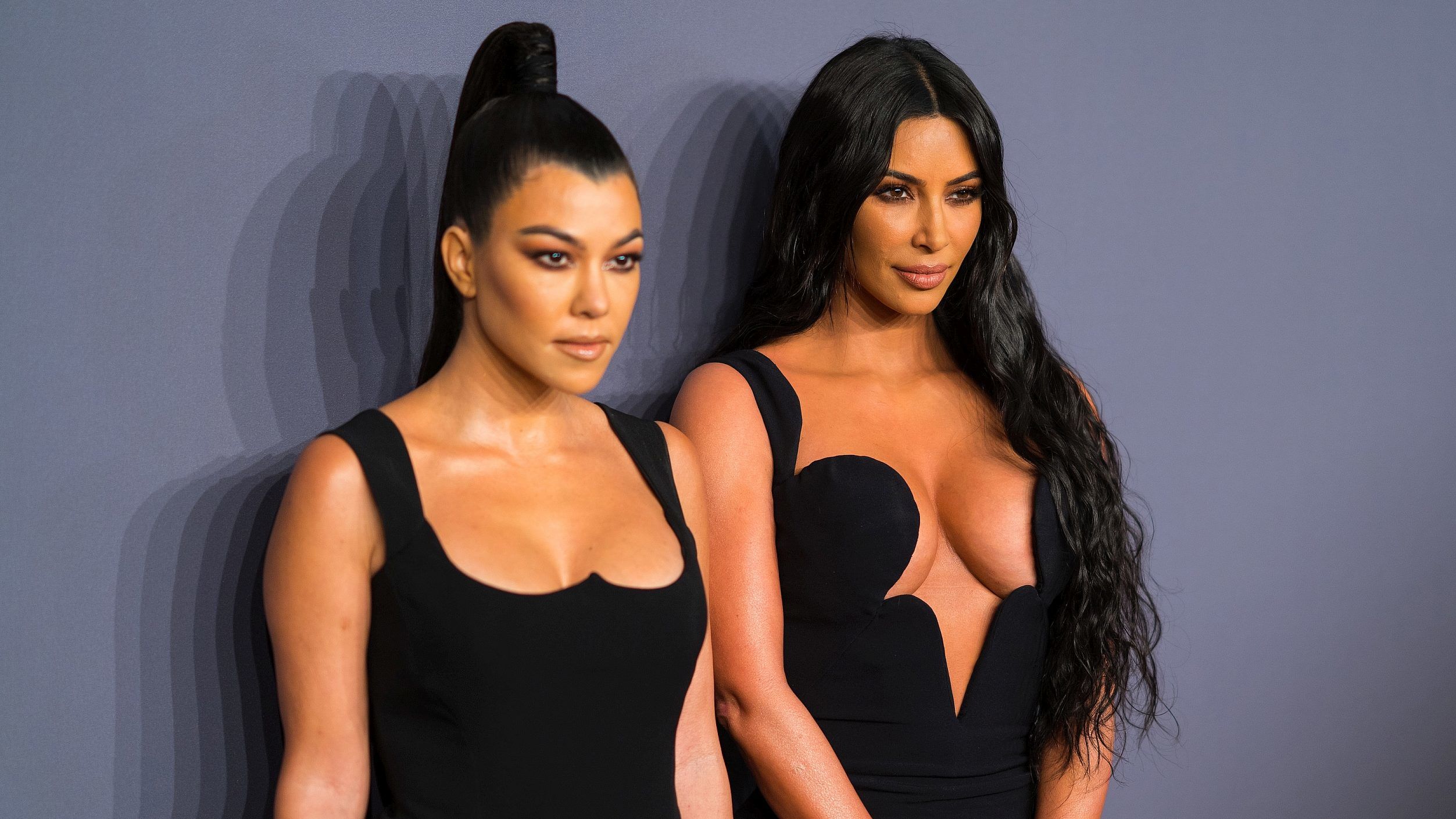 Kim Kardashian bevetette a testét testvére márkájának reklámozásához