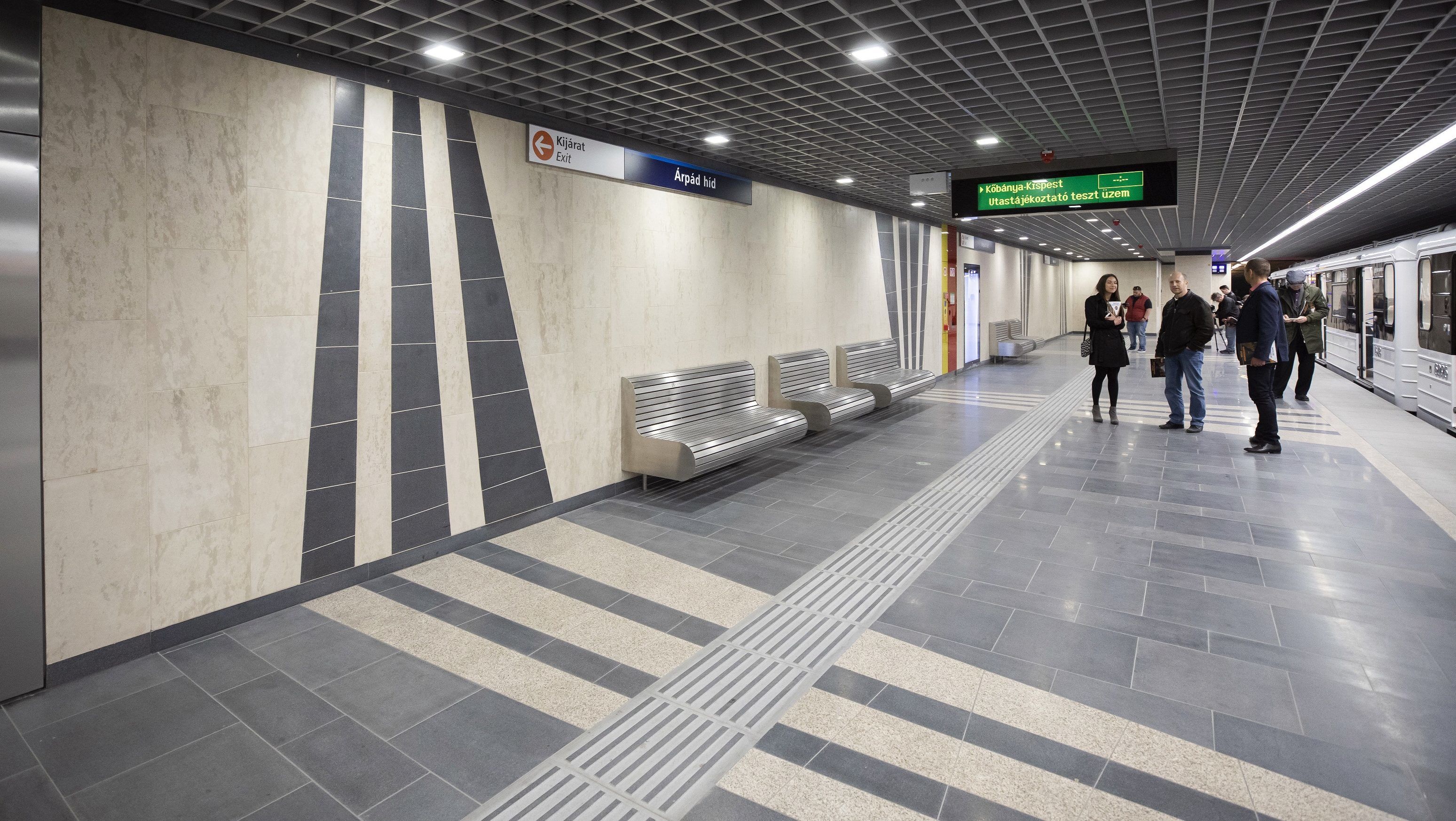 Nem sikerült túl jól az Árpád hídi metróállomás akadálymentesítése