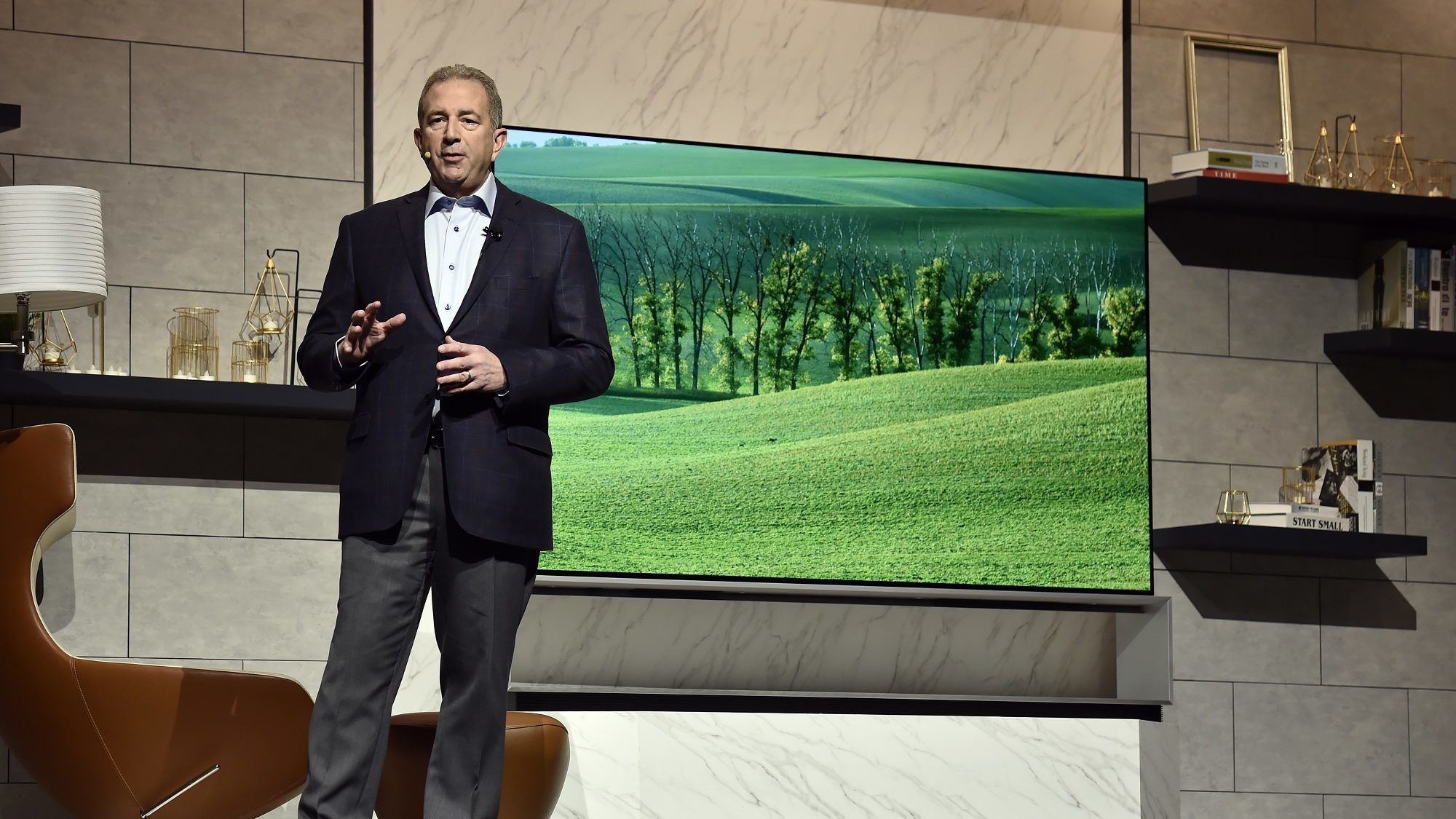 Leesett az állunk a világ első 8K-s OLED tévéjétől