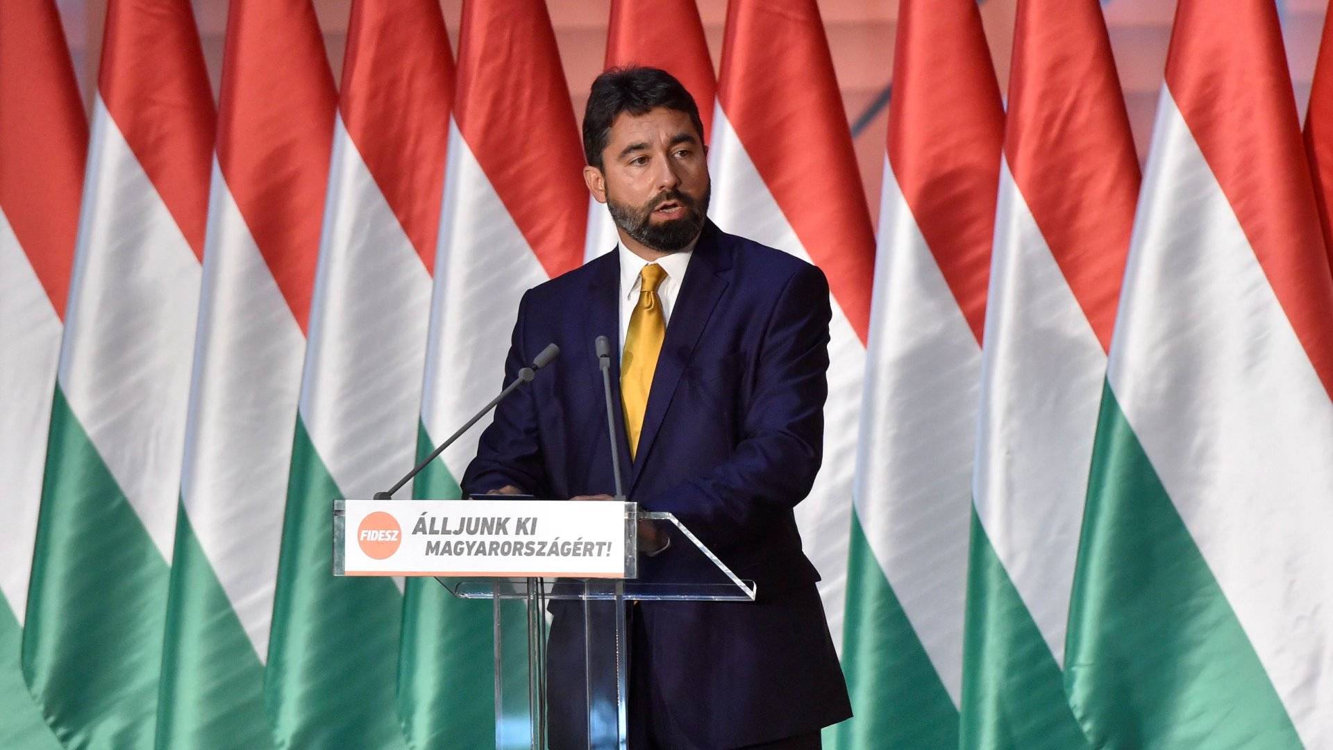A Jobbik adta le elsőként az ajánlásokat, nem a Fidesz