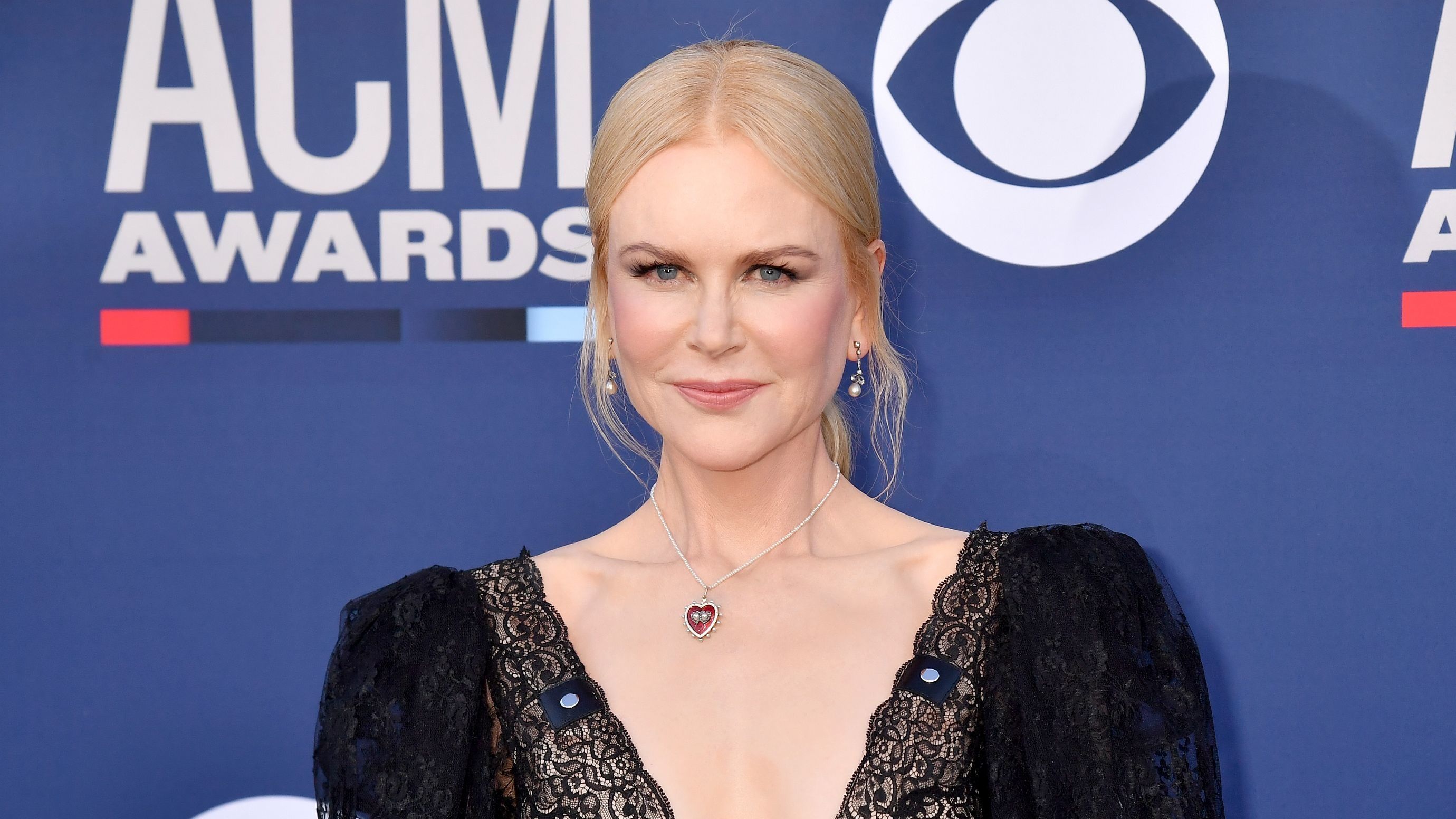 Nicole Kidman úgy nézett ki, mint akire ráhálózott egy gót pók