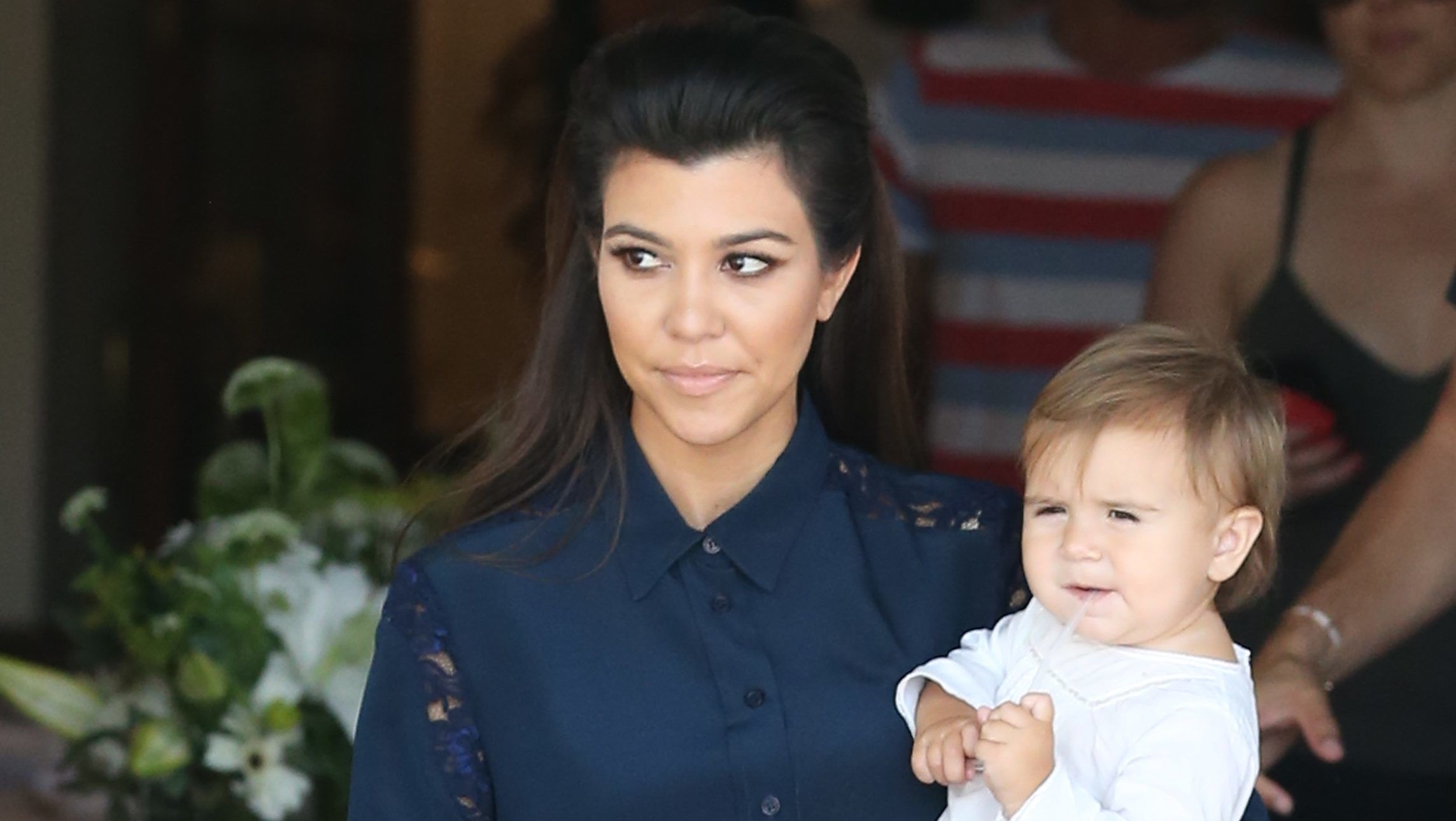 Kourtney Kardashian 6 éves lánya 100 ezres Gucci cipőben megy suliba, mint minden átlagos gyerek