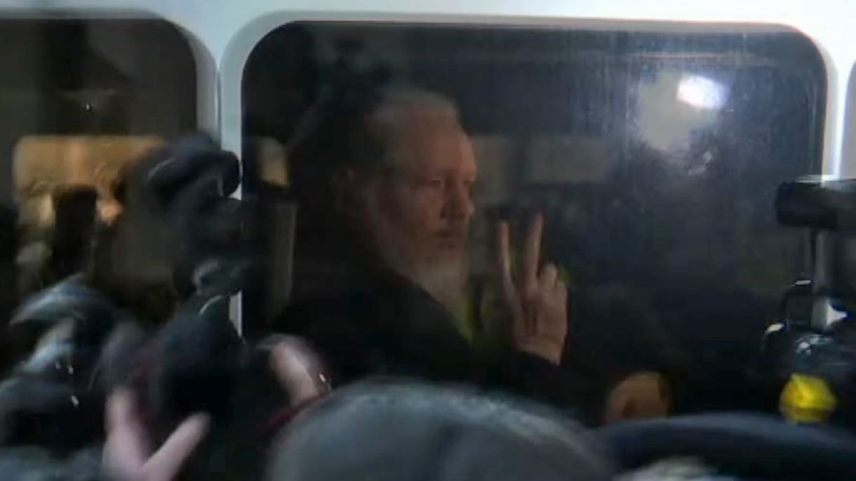 Ecuadorban őrizetbe vették Assange feltételezett bűntársát