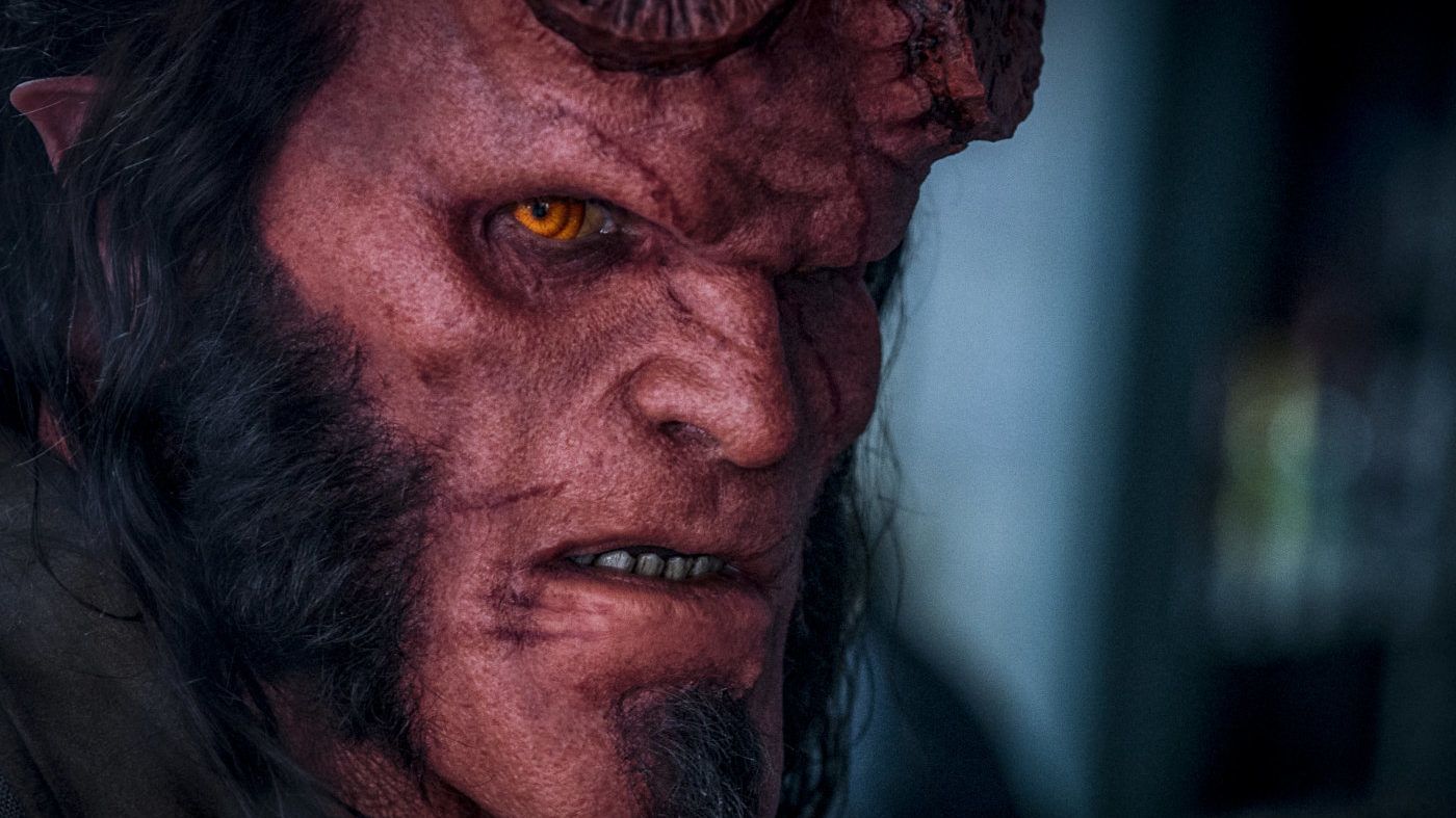 A Hellboy ostoba, mint egy káromkodó óriásdisznó, de pont annyira vicces is