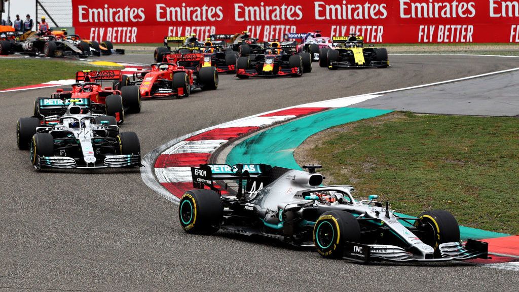 Lewis Hamilton nyerte az ezredik Forma-1-es nagydíjat
