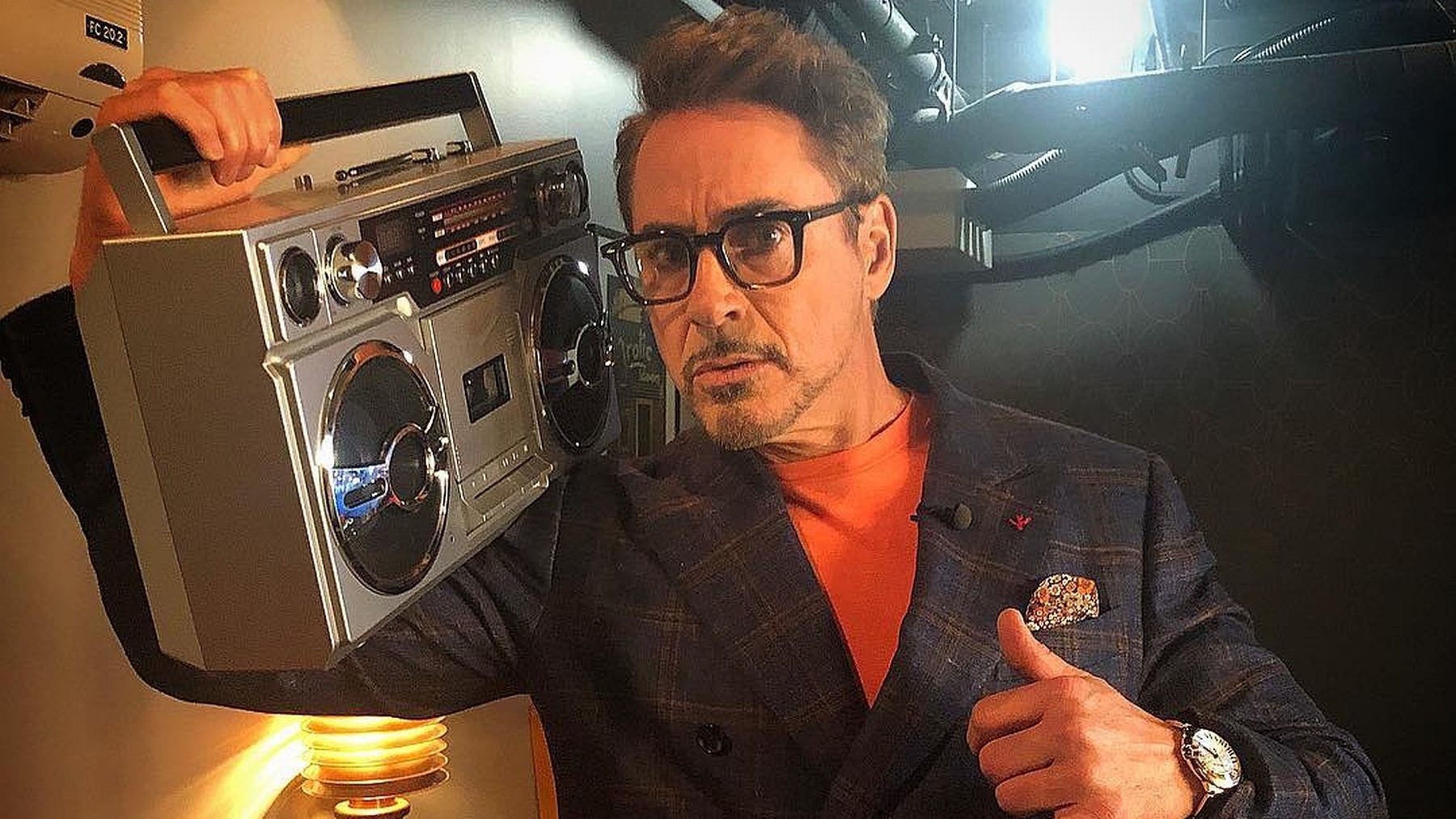 Robert Downey Jr. végigtáncolja az új Bosszúállók sajtókörútját