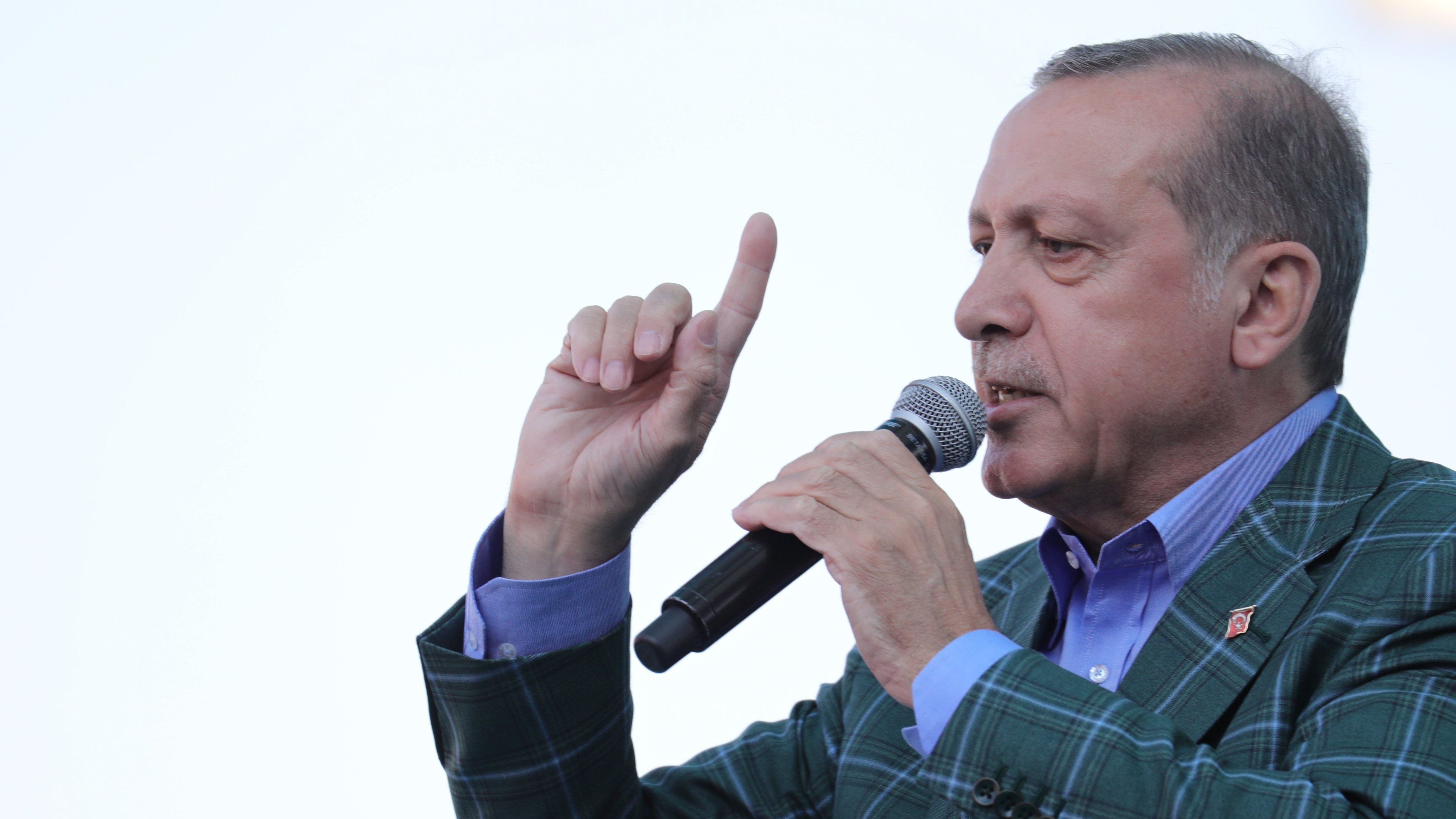 Erdogan nem nyugszik bele Isztambul elvesztésébe
