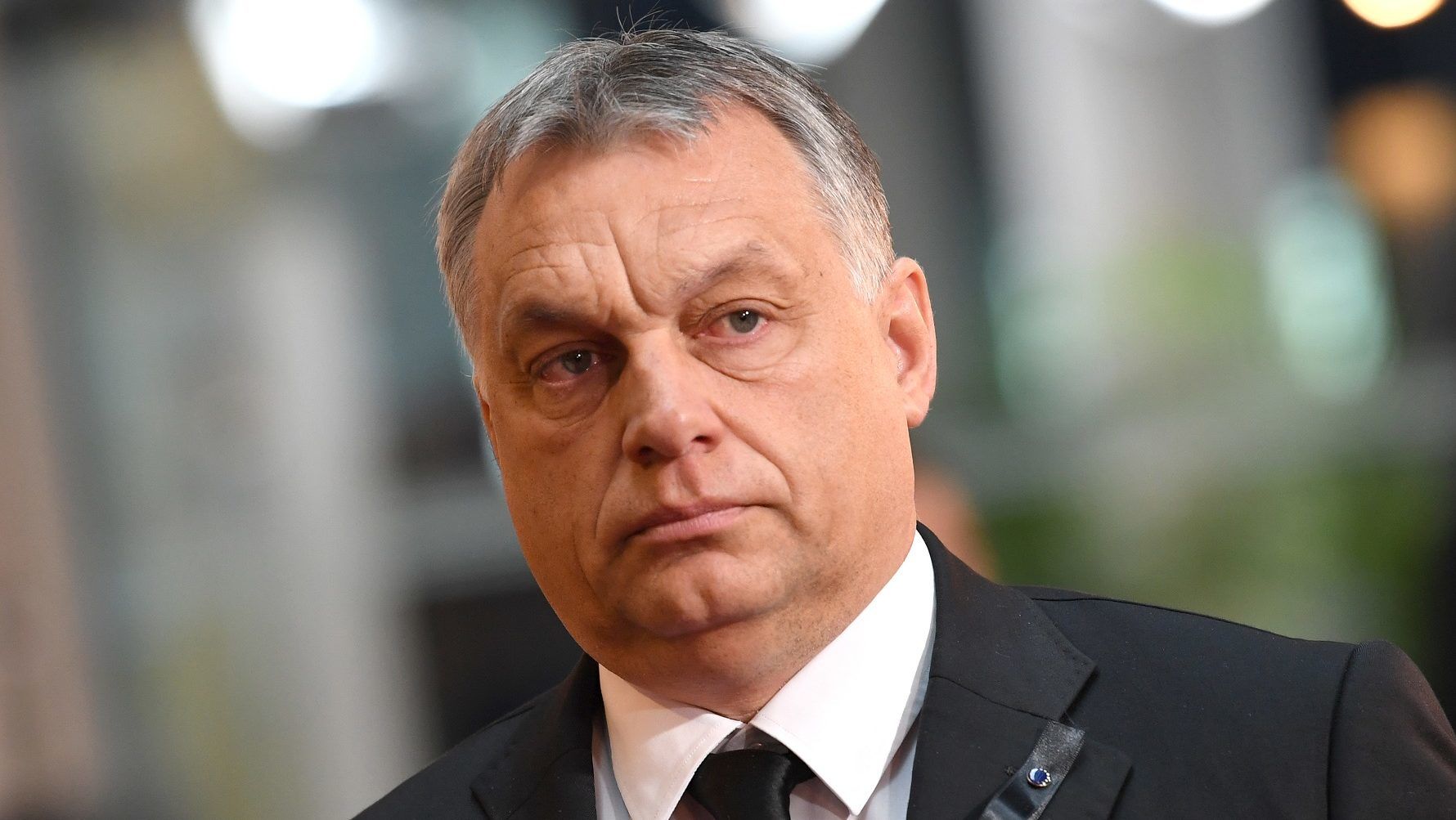 Orbán Viktor együttérzését fejezte ki Macronnak