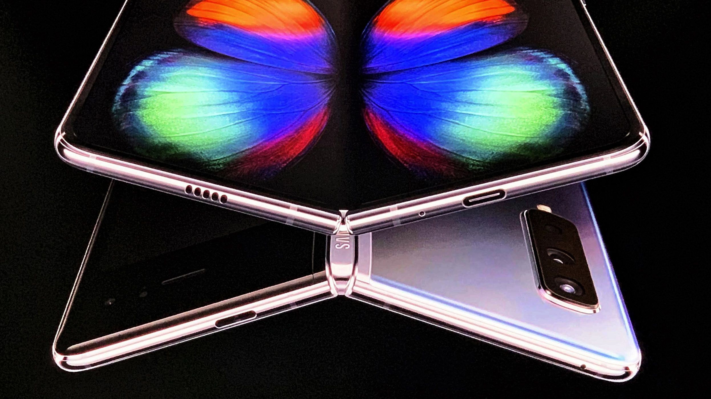 Végre közzétették a hajlítható Samsung Galaxy Fold specifikációit