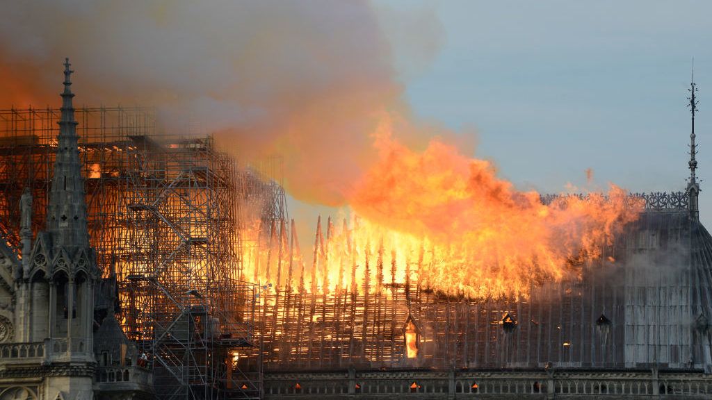 Félmillió euróval támogatja a Notre-Dame újjáépítését a NOB