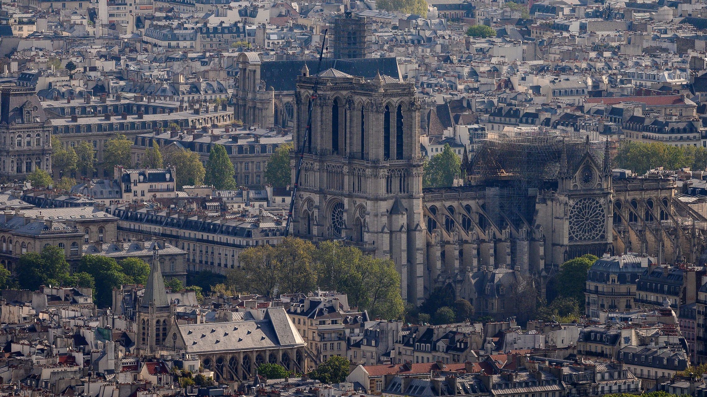 Rendőri vezető: Rövidzárlat okozhatta a Notre-Dame tüzet