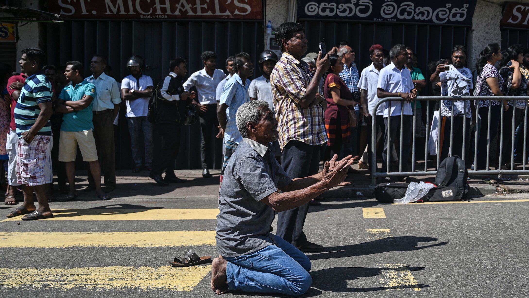 Srí Lanka-i vérengzés: 24 helyi lakost vettek őrizetbe