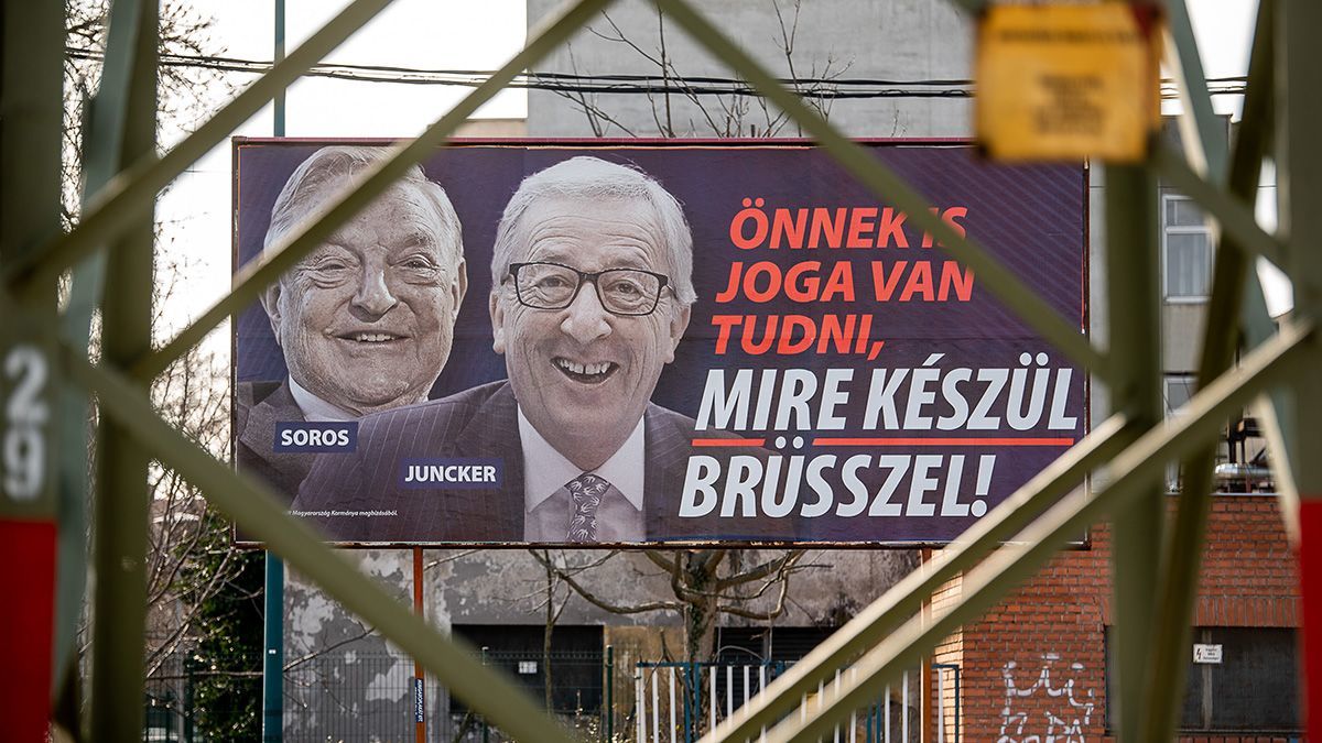10 milliárd lehetett az országot elárasztó Soros-Juncker plakátok ára