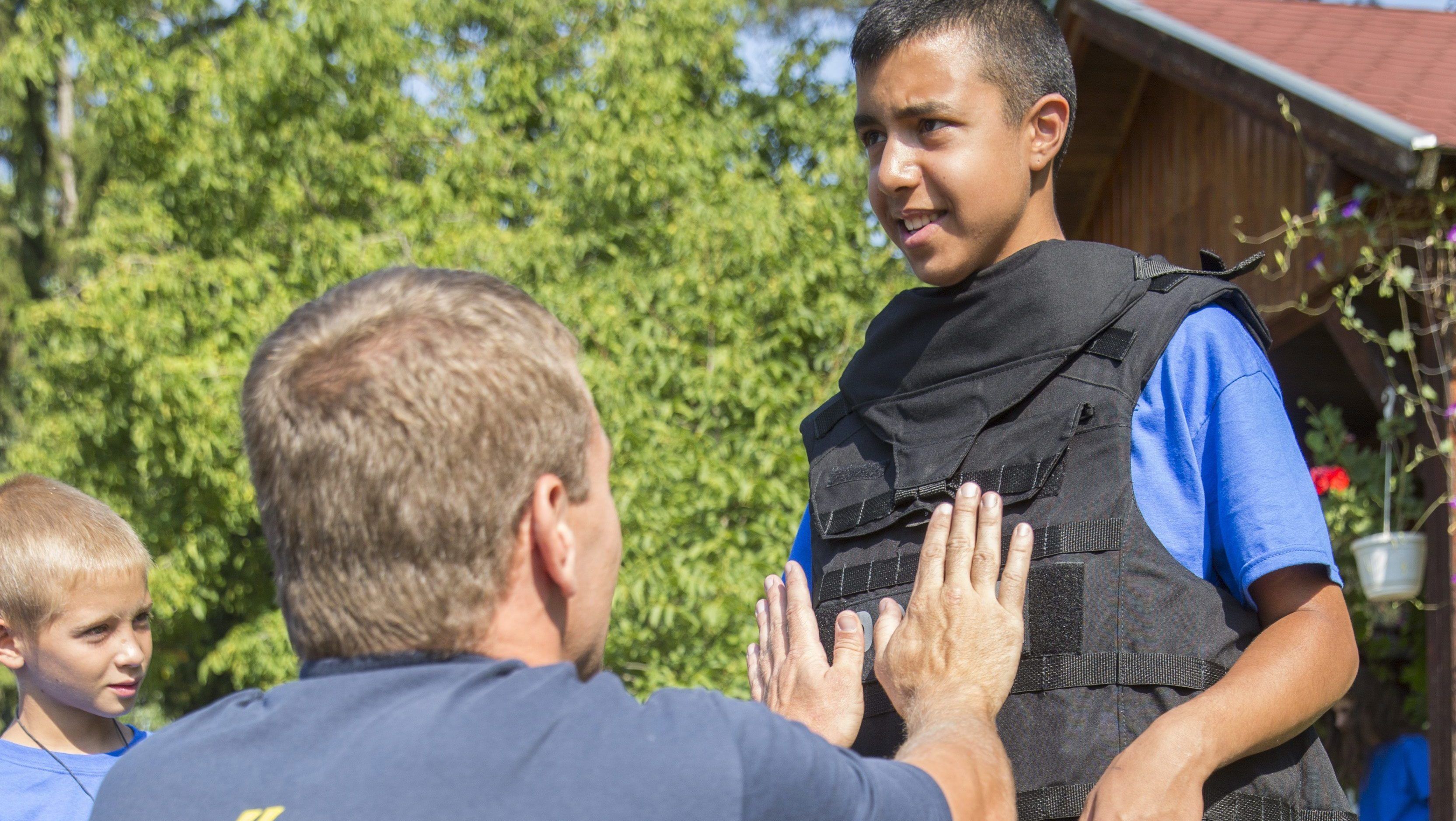 Támogatást kaphatnak a rendőrségtől a roma diákok, ha jól tanulnak és rendészeti pályára mennek