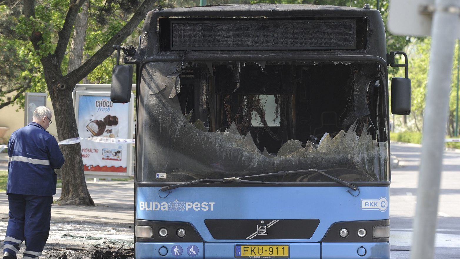 Teljesen kiégett egy BKK-busz a Margitszigeten – fotók