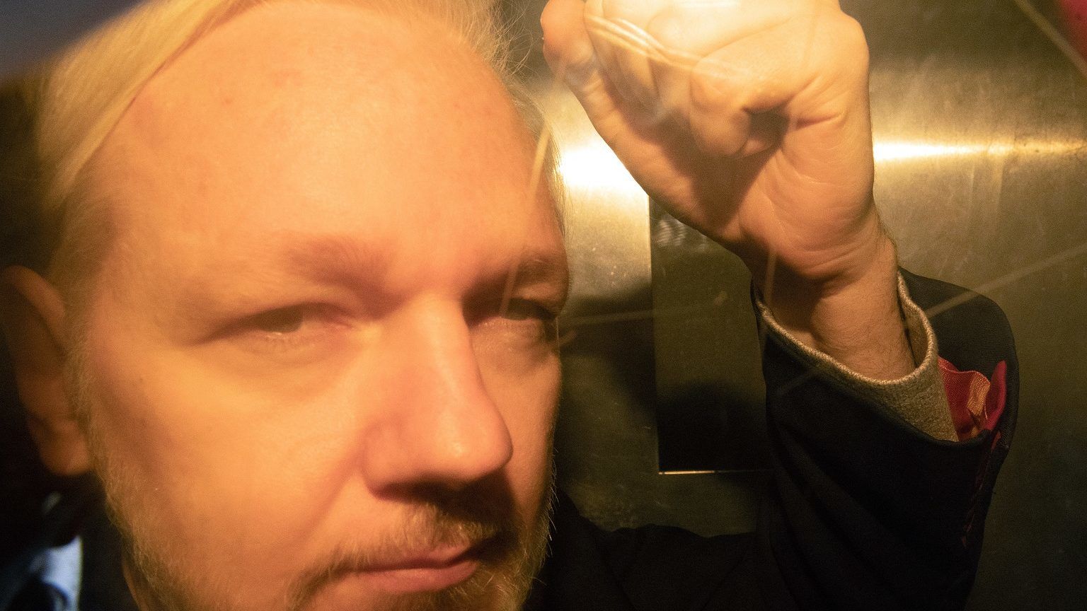 Ötven hét börtönre ítélték Julian Assange-ot