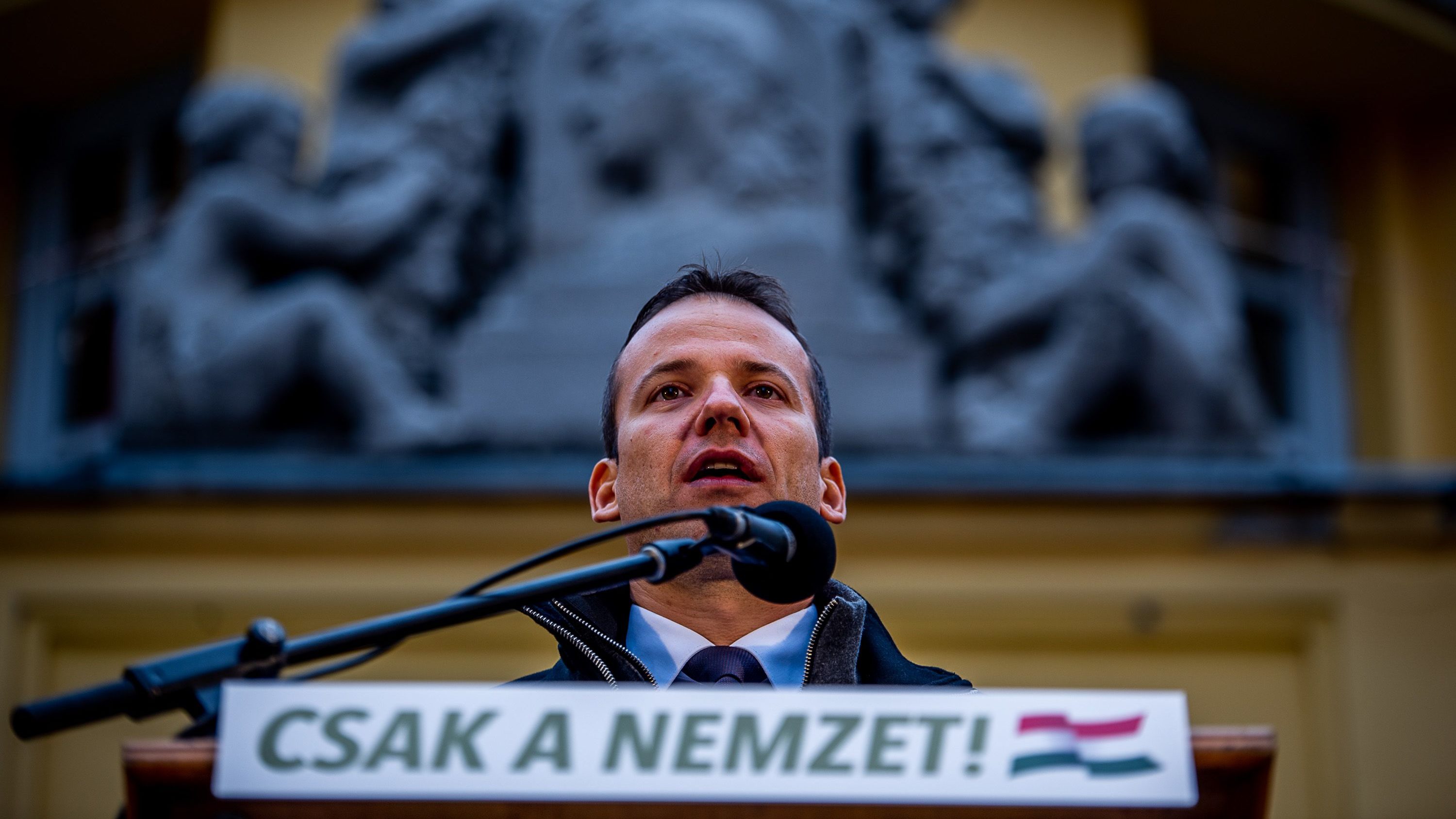 Tagadja a Mi Hazánk, hogy a Fidesz pénzelné, de van néhány tízmilliója kampányra