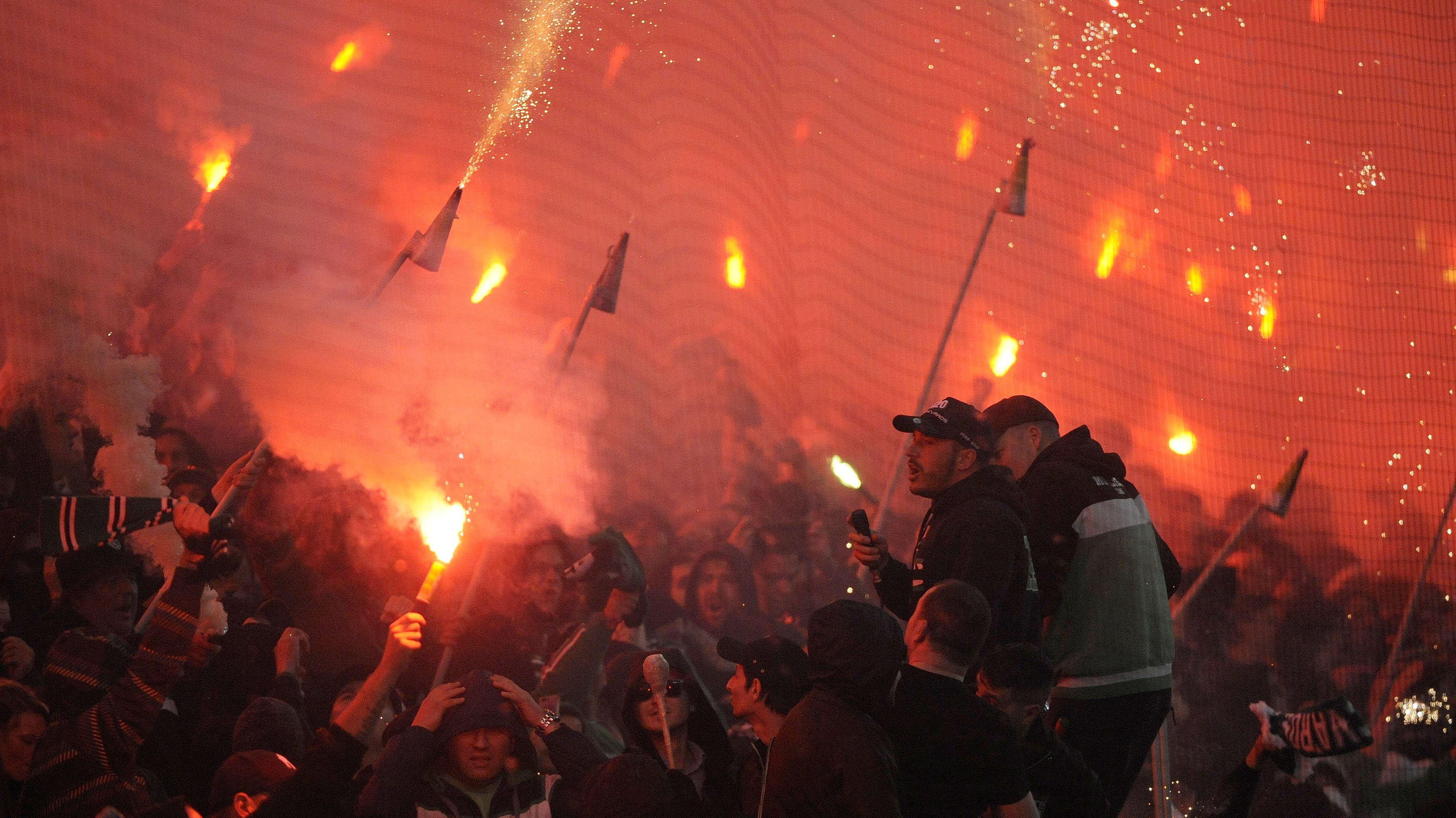 Negyven verekedő drukkert állítottak elő a Fradi-Újpest előtt