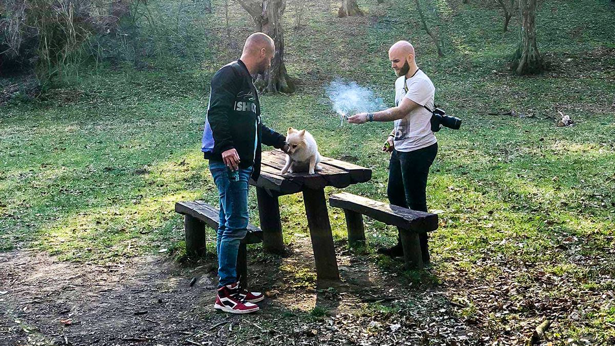 Füstbombákat rendelt Martin, de petárda robbant a kezében