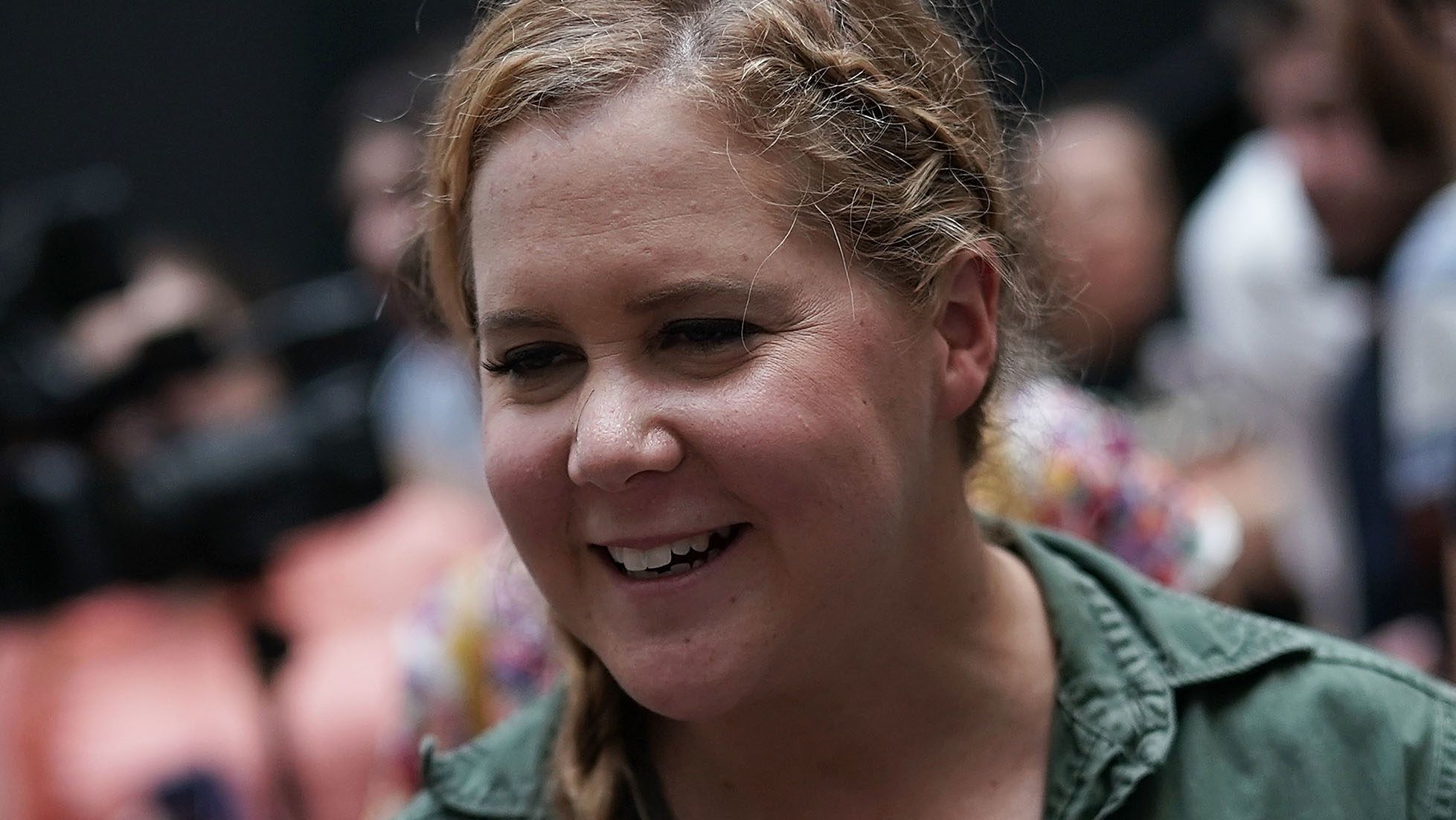 Amy Schumer elárulta gyereke nevét és mutatott róla fotót is